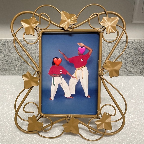 NWOT Gold Metal Heart-Shape Pic Frame W/Ivy Lear/Vines-Cover Glass not included - Picture 11 of 11